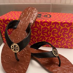 Tory Burch Thora leather flip flops